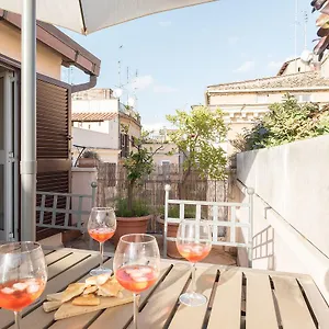 Penthouse With Terrace In The Heart Of Apartment Rom