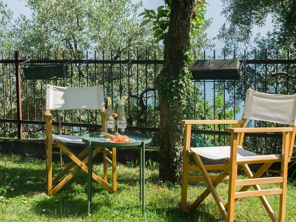 Discesa A Lago With Terrace And Garden On Lake Iseo Riva di Solto Apartmán